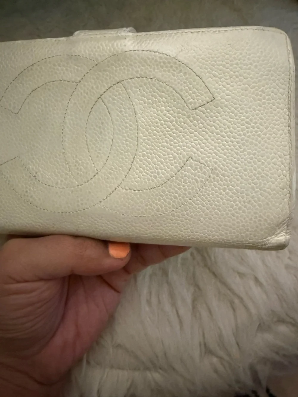 Authentic Vintage Chanel White Wallet - Picture 14 of 16